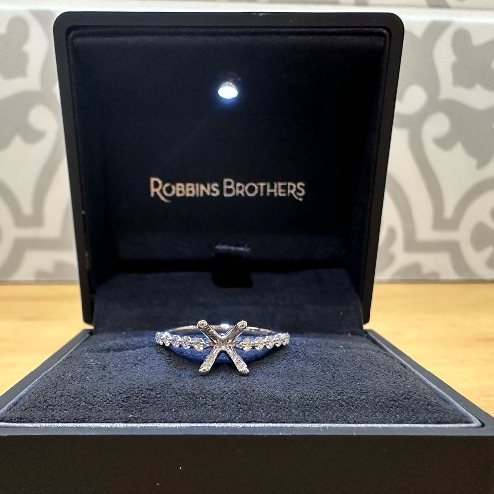 💍 Robbins Brothers 💍 engagement band
